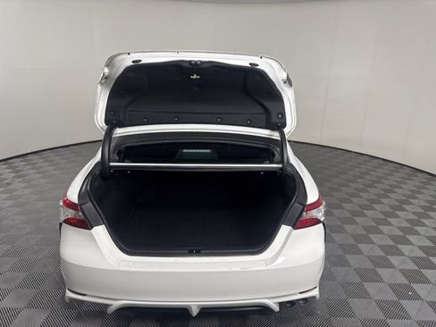 Used 2020 Toyota Camry SE image 13