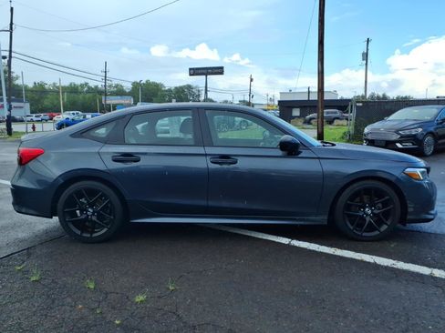 Used 2023 Honda Civic Sport image 2