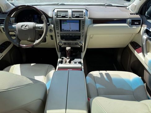 Used 2019 Lexus GX 460 Premium w/ Premium Package AWD/4WD image 14