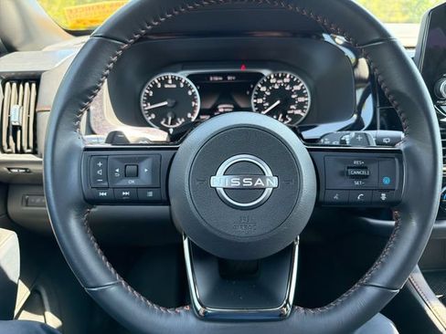 Used 2023 Nissan Pathfinder Rock Creek AWD/4WD image 18