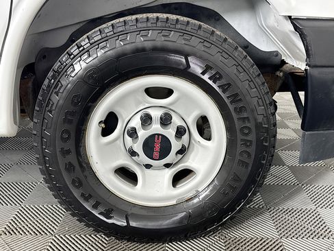 Used 2020 GMC Savana 2500 image 25