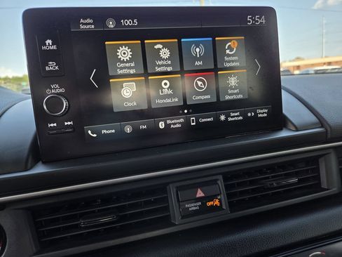 Used 2025 Honda Pilot EX-L image 10