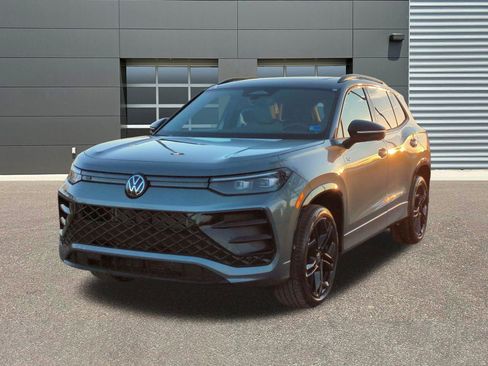 New 2026 Volkswagen Tiguan SE R-Line AWD/4WD image 3