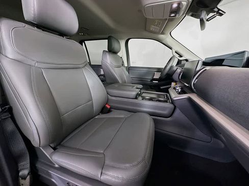 New 2026 Ford Expedition Active image 15