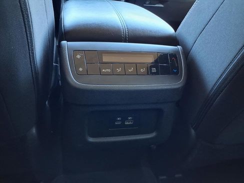 Used 2024 Nissan Pathfinder SV image 24