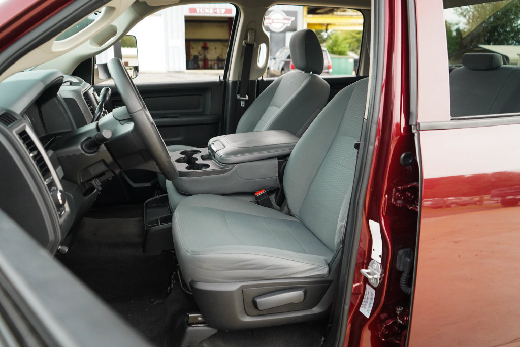 Used 2017 RAM 2500 Tradesman w/ Chrome Appearance Group AWD/4WD image 7