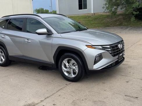 Used 2024 Hyundai Tucson SEL FWD image 2