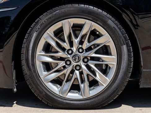 Used 2019 Lexus LS 500 500 Base w/ Accessory Package (Z2) image 11