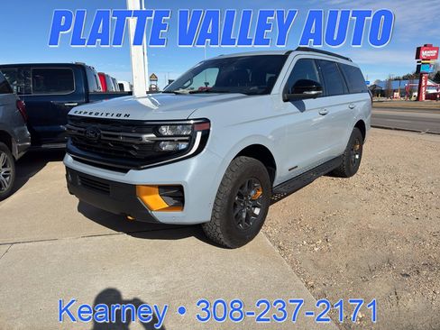 Used 2025 Ford Expedition Tremor image 1