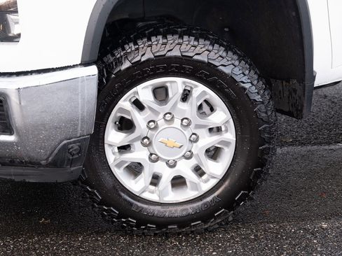 Used 2024 Chevrolet Silverado 3500 LT image 18