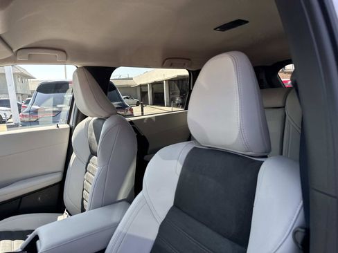 New 2025 Mitsubishi Outlander SE image 17