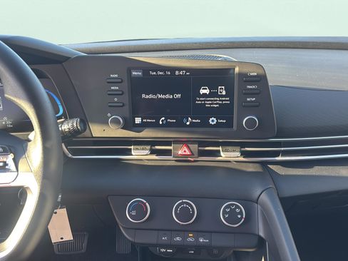 New 2026 Hyundai Elantra SE image 11