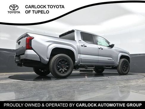 Used 2025 Toyota Tacoma SR5 AWD/4WD image 37