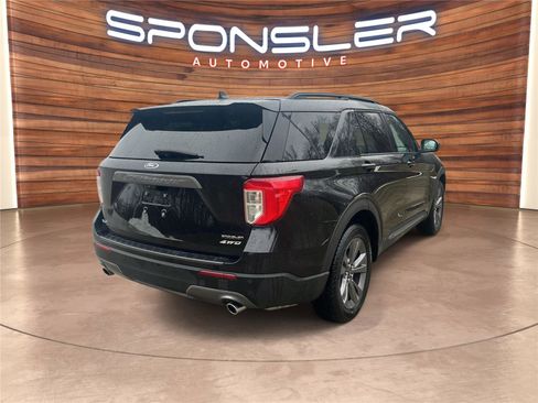 Used 2023 Ford Explorer XLT w/ Equipment Group 202A image 6