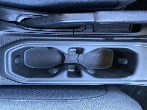 Certified 2025 Jeep Wrangler Sport S image 28