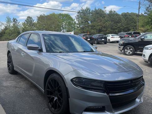 Used 2016 Dodge Charger SXT w/ Rallye Group image 3