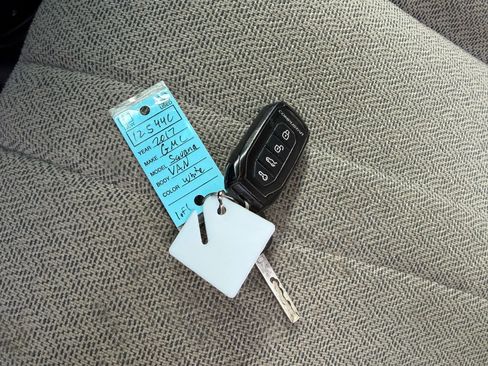 Used 2017 GMC Savana 2500 image 2