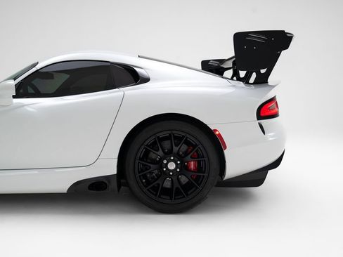 Used 2017 Dodge Viper ACR w/ Extreme Aero Package image 10