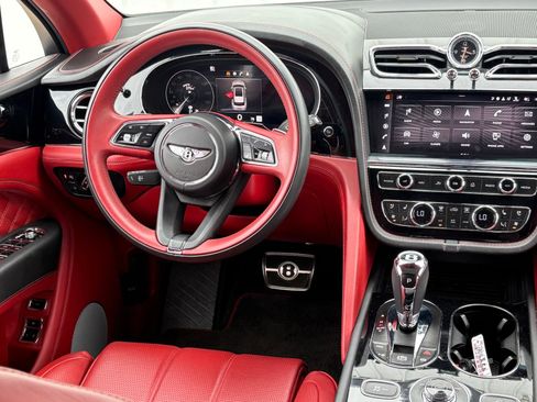 Used 2021 Bentley Bentayga AWD/4WD image 22