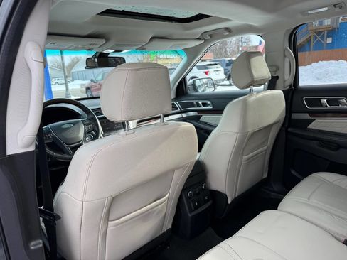 Used 2016 Ford Explorer Platinum image 21
