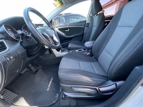 Used 2016 Hyundai Elantra GT FWD image 12