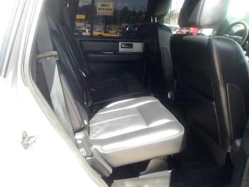 Used 2015 Ford Expedition XLT w/ Equipment Group 201A RWD image 8