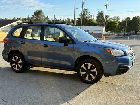 Used 2017 Subaru Forester 2.5i w/ Alloy Wheel Package AWD/4WD image 9