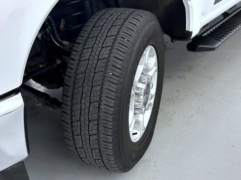 Used 2025 Ford F250 4x4 Crew Cab Super Duty image 24
