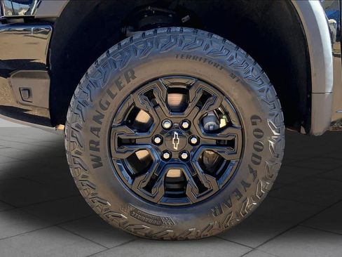 Used 2024 Chevrolet Silverado 1500 ZR2 w/ Technology Package AWD/4WD image 11
