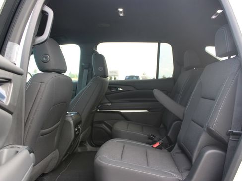 New 2027 Chevrolet Traverse LT w/ Driver Confidence Package FWD image 24