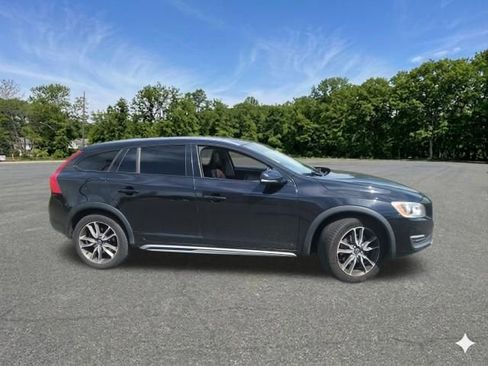 Used 2016 Volvo V60 T5 Cross Country w/ Convenience Package AWD/4WD image 3