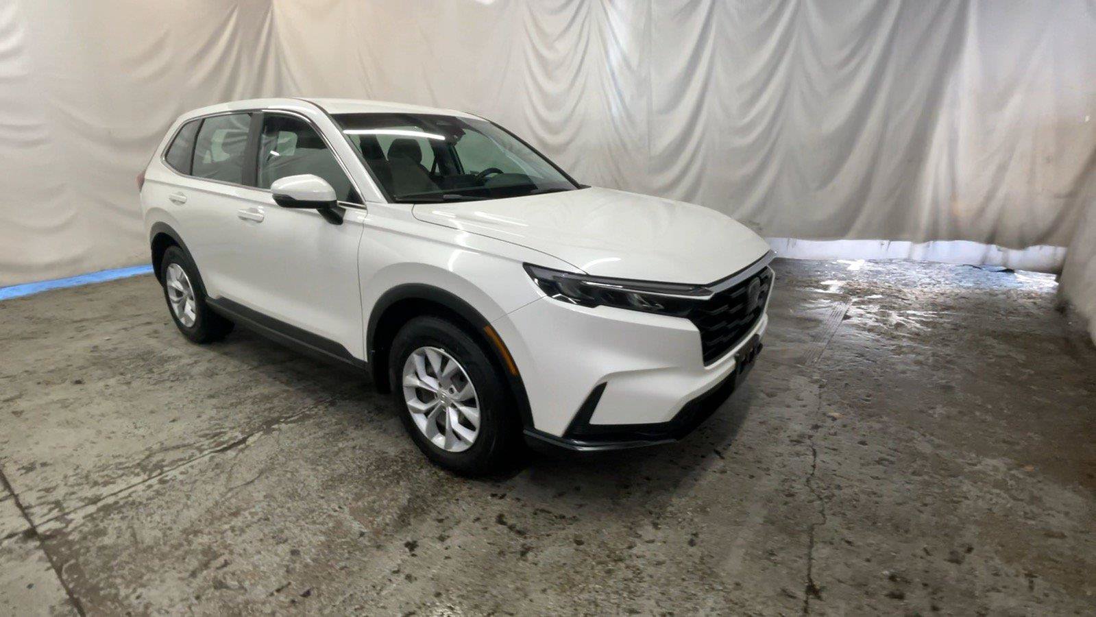 Used 2023 Honda CR-V LX image 2