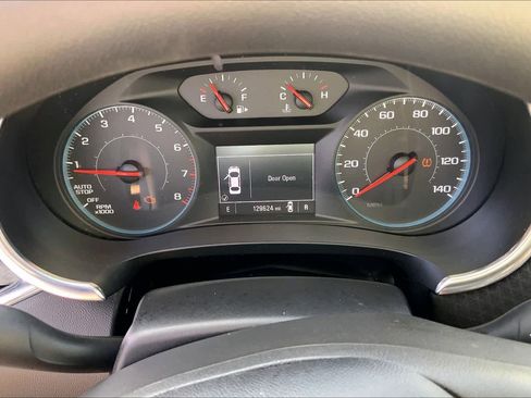 Used 2017 Chevrolet Malibu LT FWD image 25