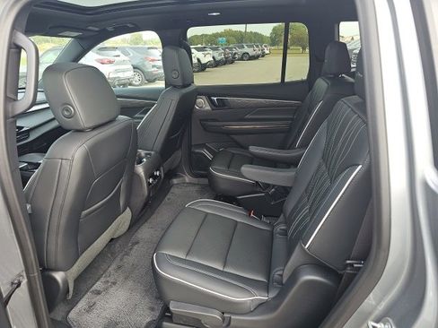 Used 2025 Buick Enclave Avenir w/ Super Cruise Package image 10