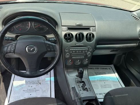Used 2005 MAZDA MAZDA6 i Sport w/ Bose Audio & Moonroof Pkg FWD image 11