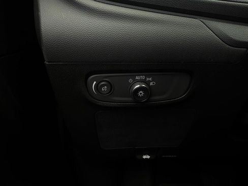 Used 2025 Buick Encore GX Preferred FWD image 19