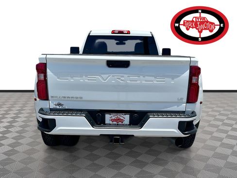 Used 2022 Chevrolet Silverado 3500 LT w/ Advanced Trailering Package image 6
