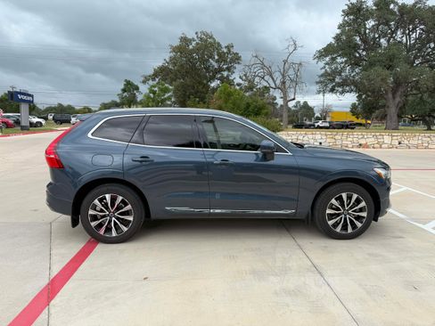 Certified 2023 Volvo XC60 B5 Plus w/ Climate Package image 7