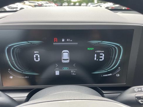 New 2026 Kia Niro LX FWD image 13