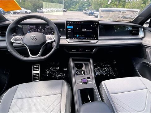 New 2026 Volkswagen Tiguan SE R-Line AWD/4WD image 12