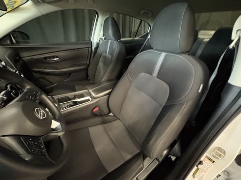 Used 2024 Nissan Sentra SV FWD image 8