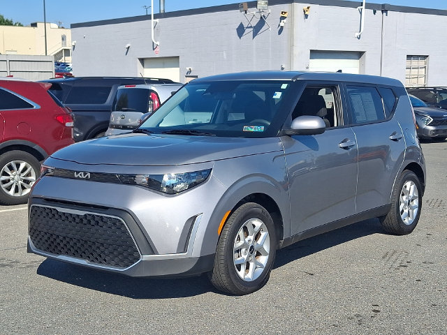 Used 2025 Kia Soul LX w/ LX Technology Package FWD image 1