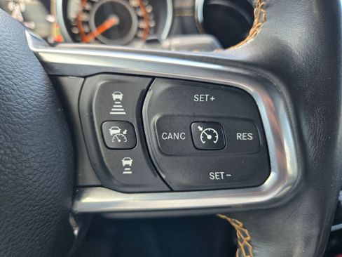 Used 2021 Jeep Wrangler Unlimited Sahara image 25