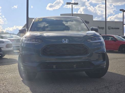 Used 2025 Honda HR-V Sport image 8