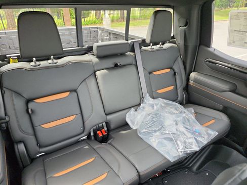 New 2026 GMC Sierra 1500 AT4 w/ AT4 Premium Package image 15