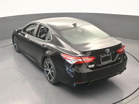 Used 2020 Toyota Camry SE image 43