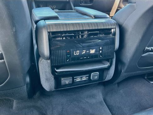 Certified 2023 Jeep Wagoneer L Series III w/ Preferred Equipment Group AWD/4WD image 26