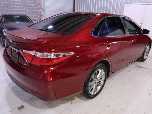 Used 2017 Toyota Camry SE image 5