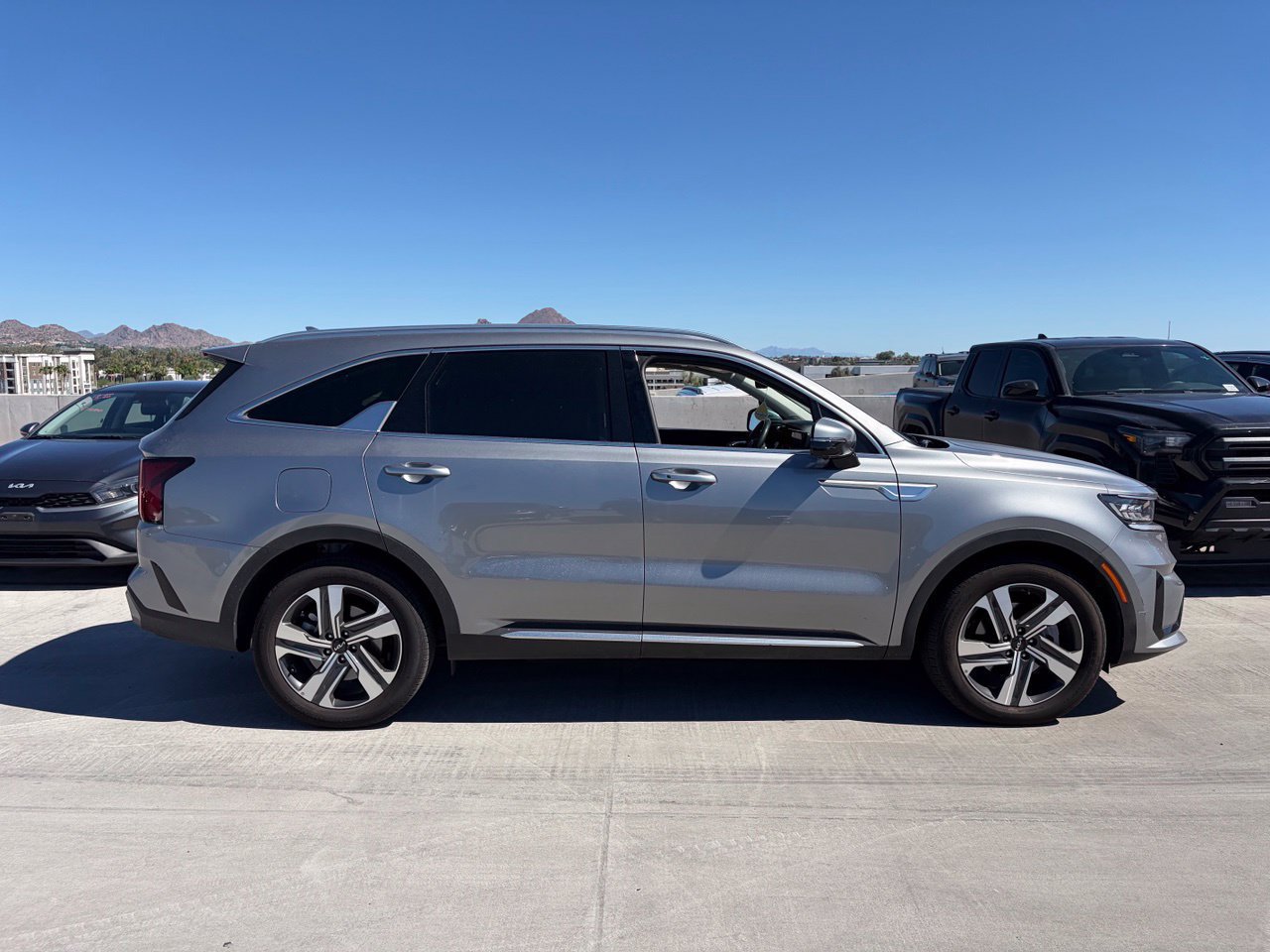 Used 2023 Kia Sorento SX Prestige AWD/4WD image 3