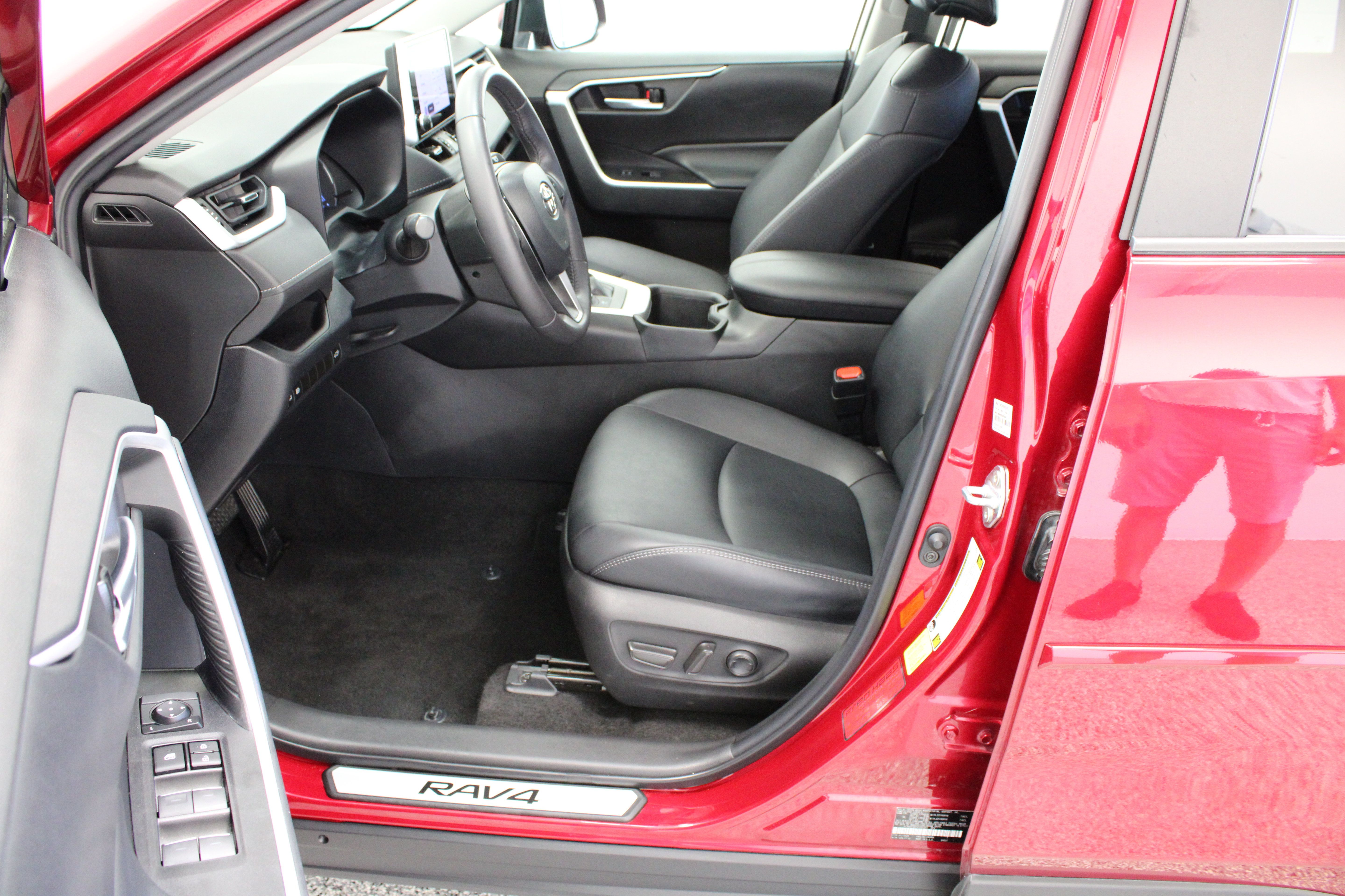 Used 2023 Toyota RAV4 XLE Premium AWD/4WD image 14